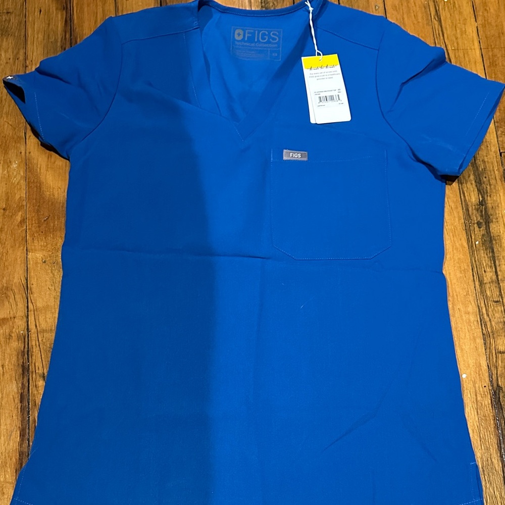 FIGS XS scrub top Catarina